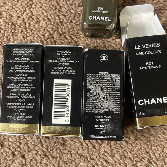 CHANEL Le Vernis 601 Mysterious Nail Polish - Picture 7 of 7